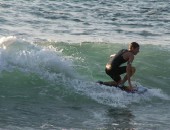 Un surfeur dans l'Océan Indien Un surfeur dans l'Océan Indien
