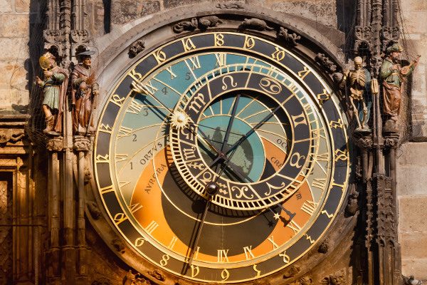 horloge astronomique Prague iStock