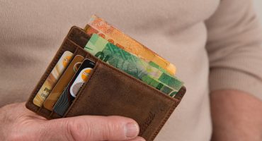Comment éviter les frais bancaires à l’étranger ?