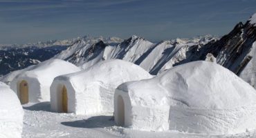 Dormir dans un igloo ou un hôtel de glace