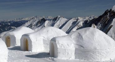 Dormir dans un igloo ou un hôtel de glace