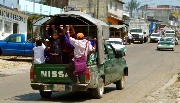 Sur une route, dans les Chiapas au Mexique