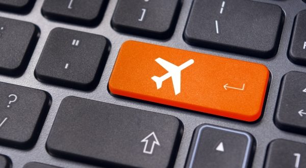 clavier d'ordinateur avec touche avion