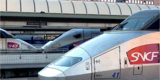 tgv dans gare de lyon part-dieu