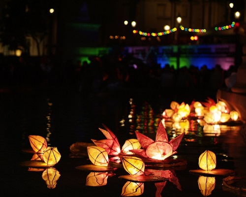 Célébration du Diwali dans un square