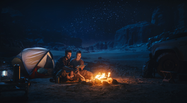 Camping feu de camp iStock