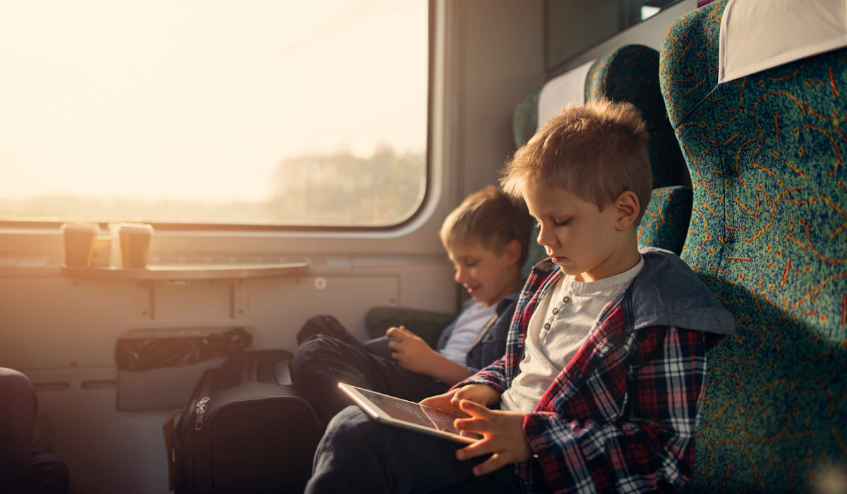 Guide pour voyager en train avec des enfants