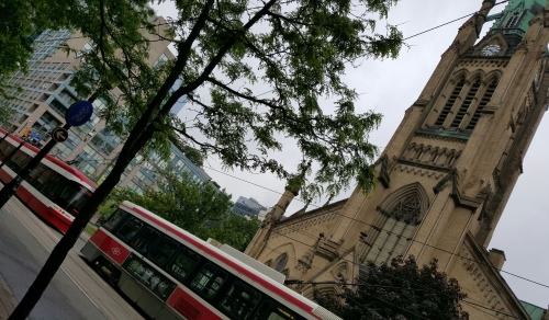 A mes yeux cette photo est représentatvef de cette ville en plein renouveau et développement
