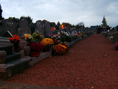 Jour de la Toussaint dans un cimetière en France