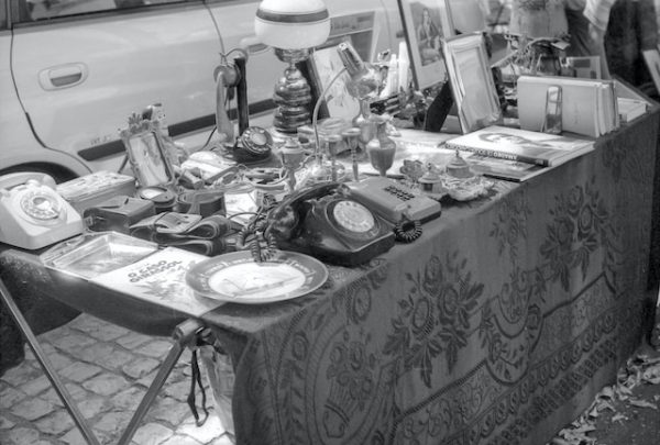 Feira da Ladra, marché aux puces à Lisbonne