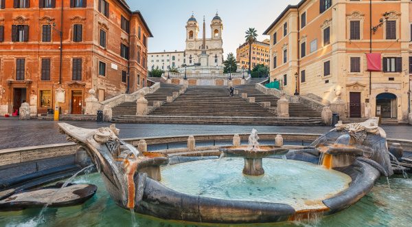 Place-dEspagne-Shutterstock