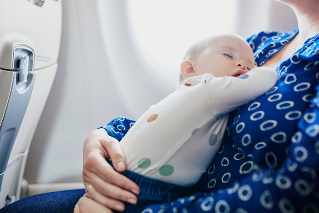 astuce voyage bebe avion