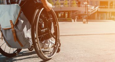 Voyager en autonomie quand on est en fauteuil roulant : c’est possible !