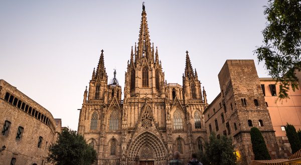 Cathédrale gotique Barcelone iStock 600x330