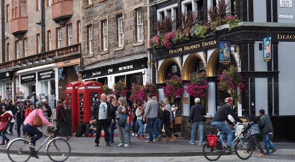 Pub-écossais-istock-600x330