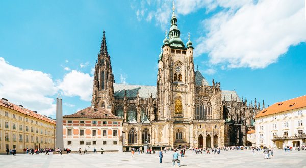 Cathédrale Saint Guy Prague iStock