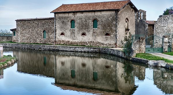 Château de Virieu iStock