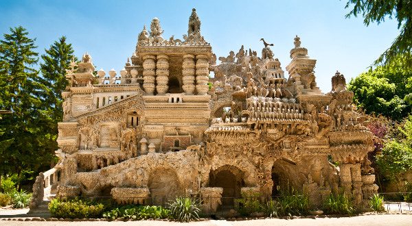 Le Palais idéal à Hauterives iStock