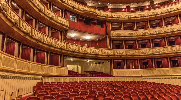 ou partir en amoureux en mars Opera-Vienne-iStock