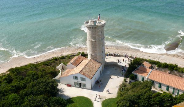 Phare des baleines île de Ré iStock header