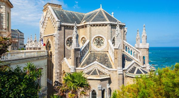 Eglise Egénie Biarritz iStock