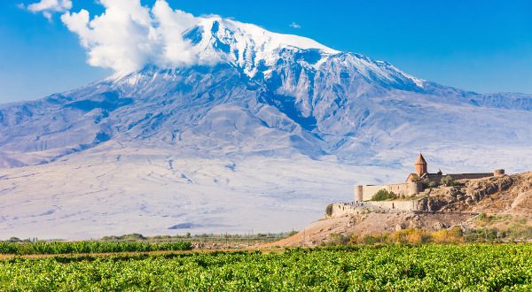 Volcan Arabat iStock