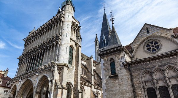 Eglise-Notre-Dame-Dijon-iStock