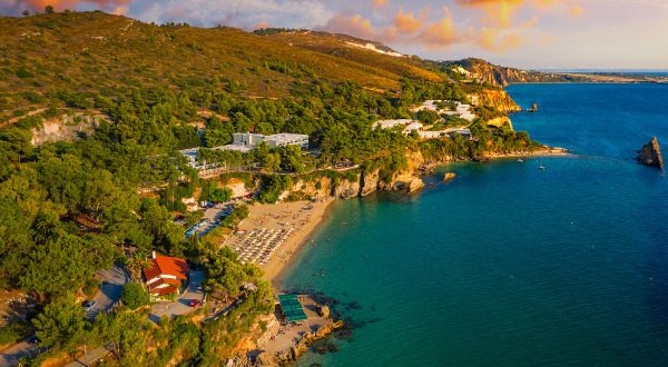 La plage de Lass Grèce iStock