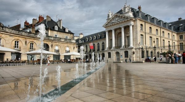 Palais des Ducs de Bourgogne Dijon iStock