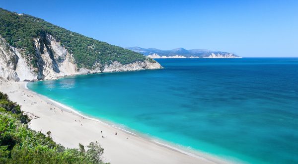  Plage-de-Myrtos-Grèce-iStock