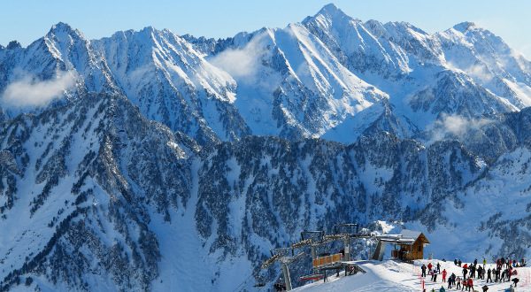 station de ski des Cauterets Pyrénées iStock
