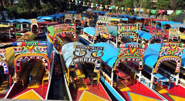 Jardins-flottants-de-Xochimilco-Mexico-City-Shutterstock