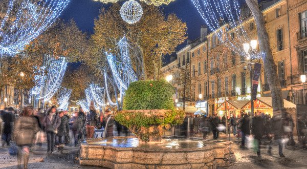 Aix en Provence de nuit iStock