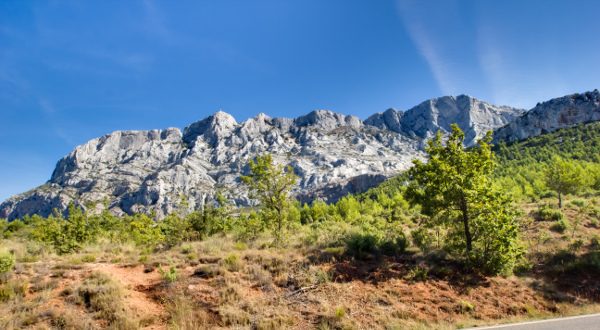 Sainte Victoire Pays d'Aix Shutterstock