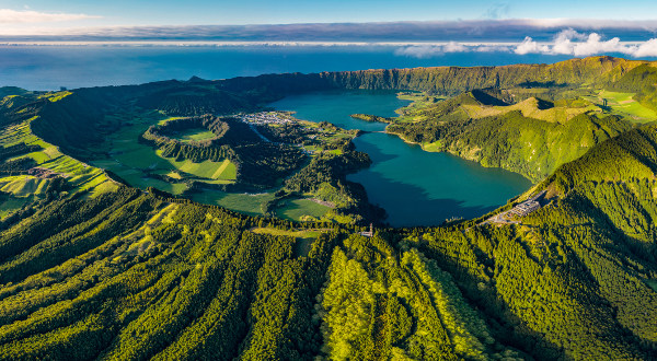 Açores Sao Miguel Miradouro da Vista do Rei iStock