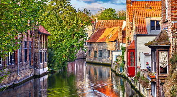 Quai du Rosaire Bruges iStock