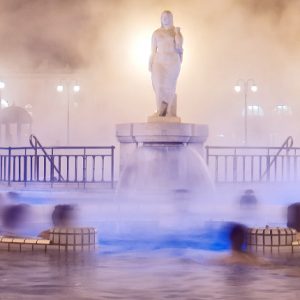 Bains thermaux Budapest iStock