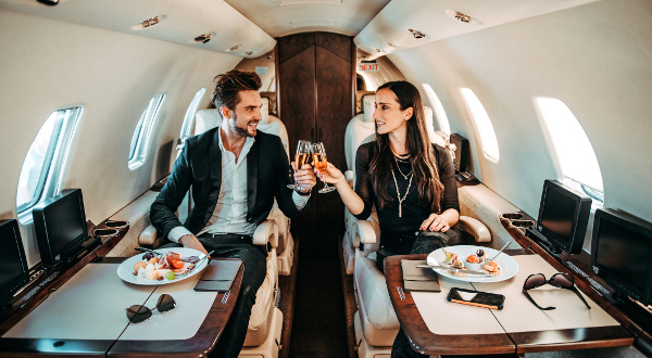 Passagers jet privé iStock