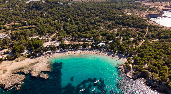 Plage de Cala Bassa iStock