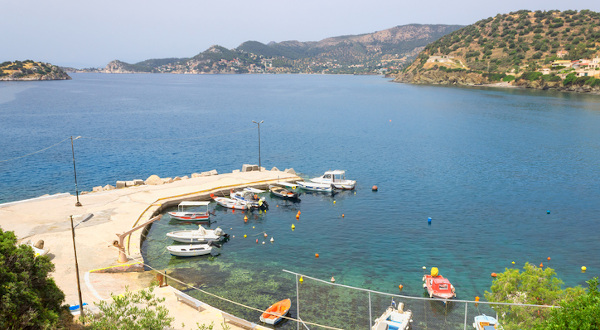 ile proche athènes Salamine
