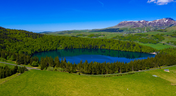 lac Pavin Puy de Dôme iStock
