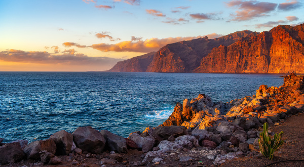 Los Gigantes falaises Tenerife iStock
