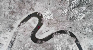 Peut-on louer une voiture avec des pneus neige ?