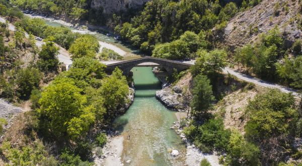 5 destinations méconnues et non touristiques à découvrir - Zagori Grèce