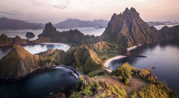 5 destinations méconnues et non touristiques à découvrir - Padar Indonésie