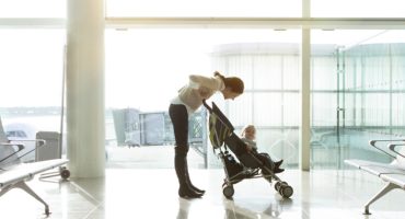 Comment voyager avec une poussette ?