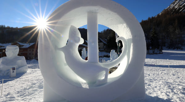 Valloire Galibier sculpture neige
