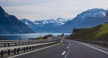 La vignette d’autoroute en Suisse 2026 : prix, validité, e-vignette et achat