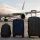 Plusieurs formats de bagages cabine alignés devant un avion